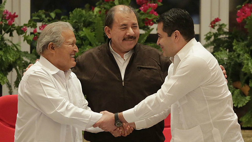 Los presidentes Salvador Sánchez Cerén (El Salvador), Daniel Ortega (Nicaragua) y Juan Orlando Hernández (Honduras).
