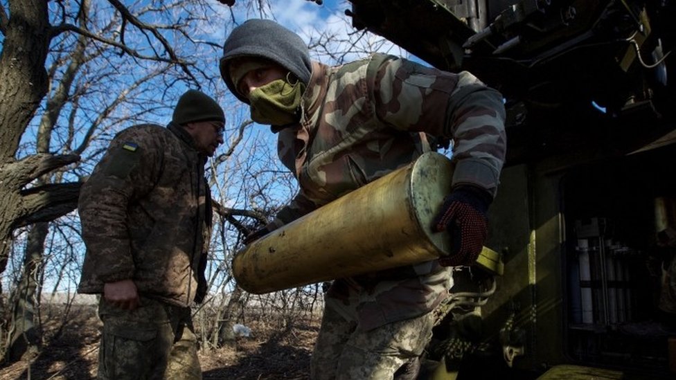 Ukraine doubles down in Bakhmut defence - Zelensky