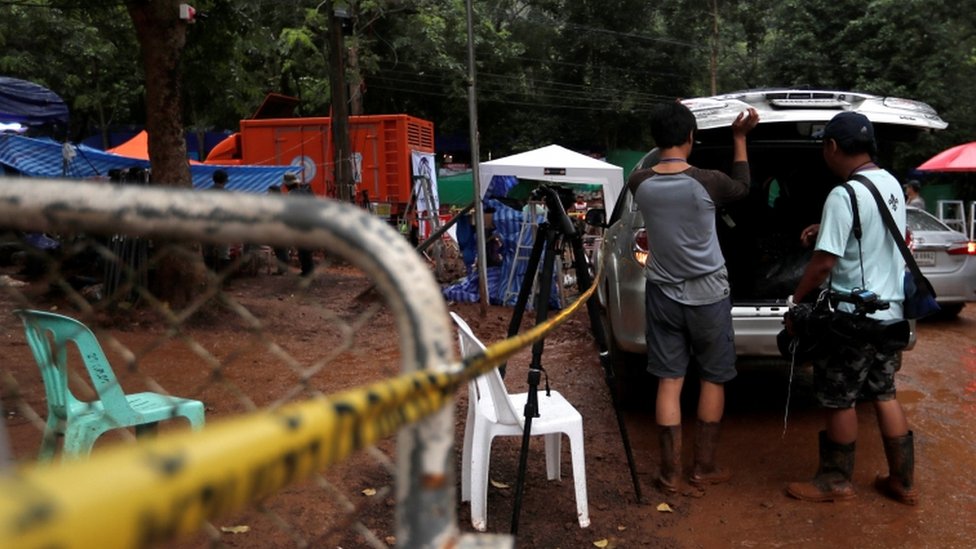 Thailand cave rescue: Mission to save boys under way