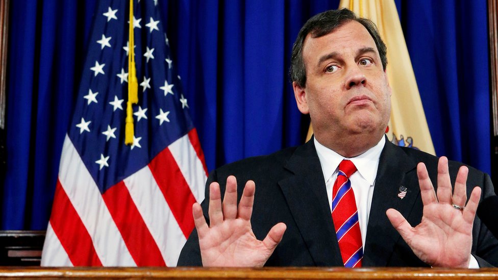 Chris Christie disfruta de la playa y le llueven críticas