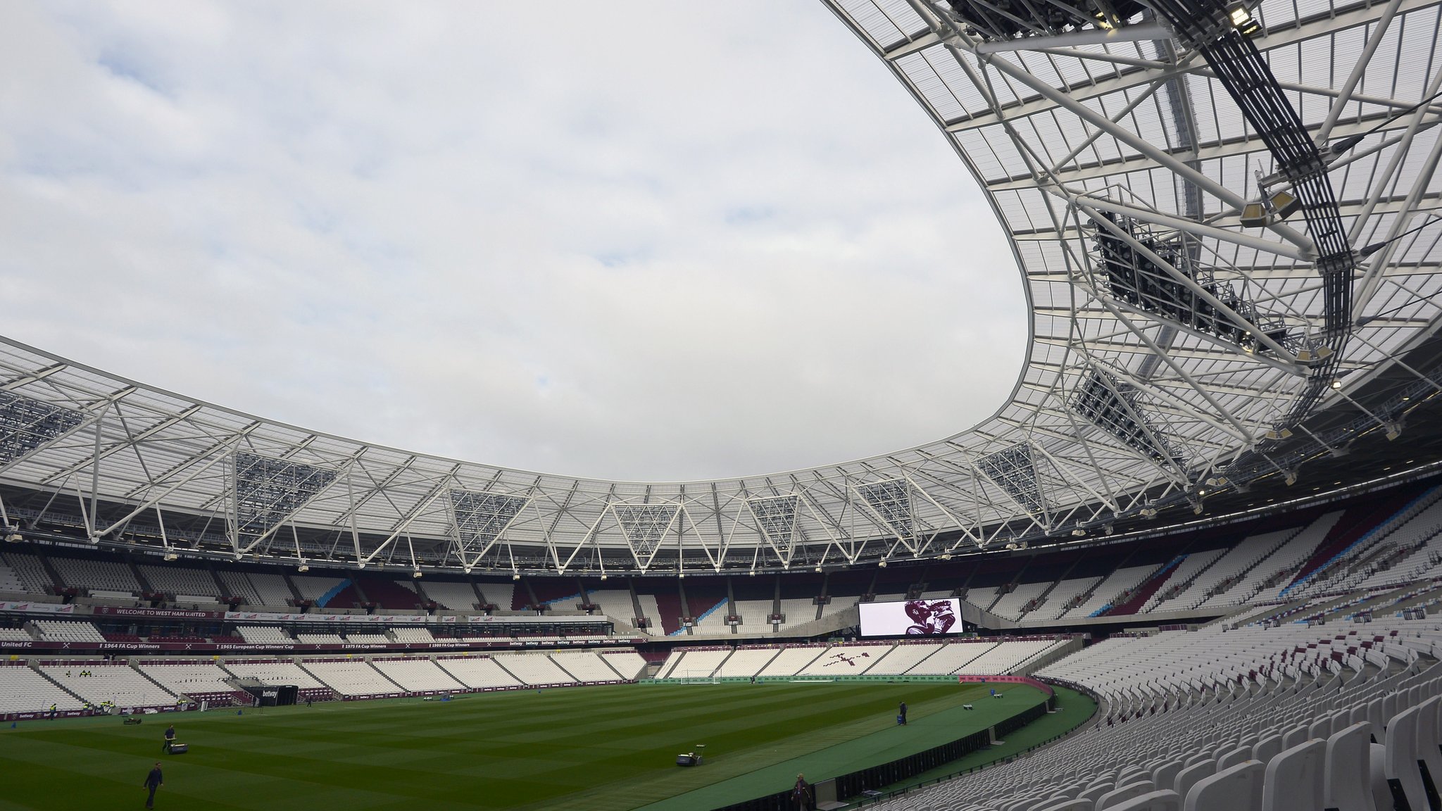 London Stadium: Head of London Legacy Development Corporation quits