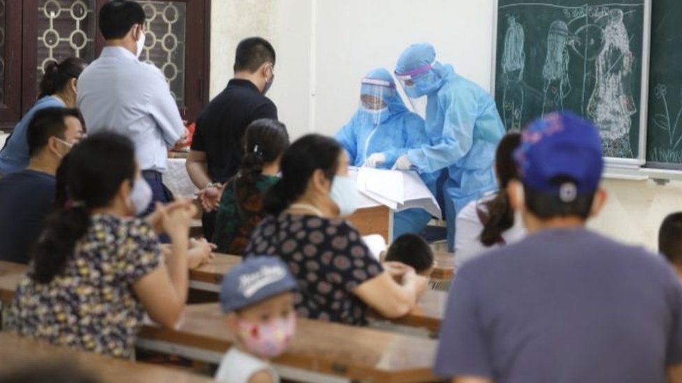 VN: Covid-19 tái bùng phát, nói đỉnh dịch ở đâu “còn sớm” - BBC News Tiếng Việt