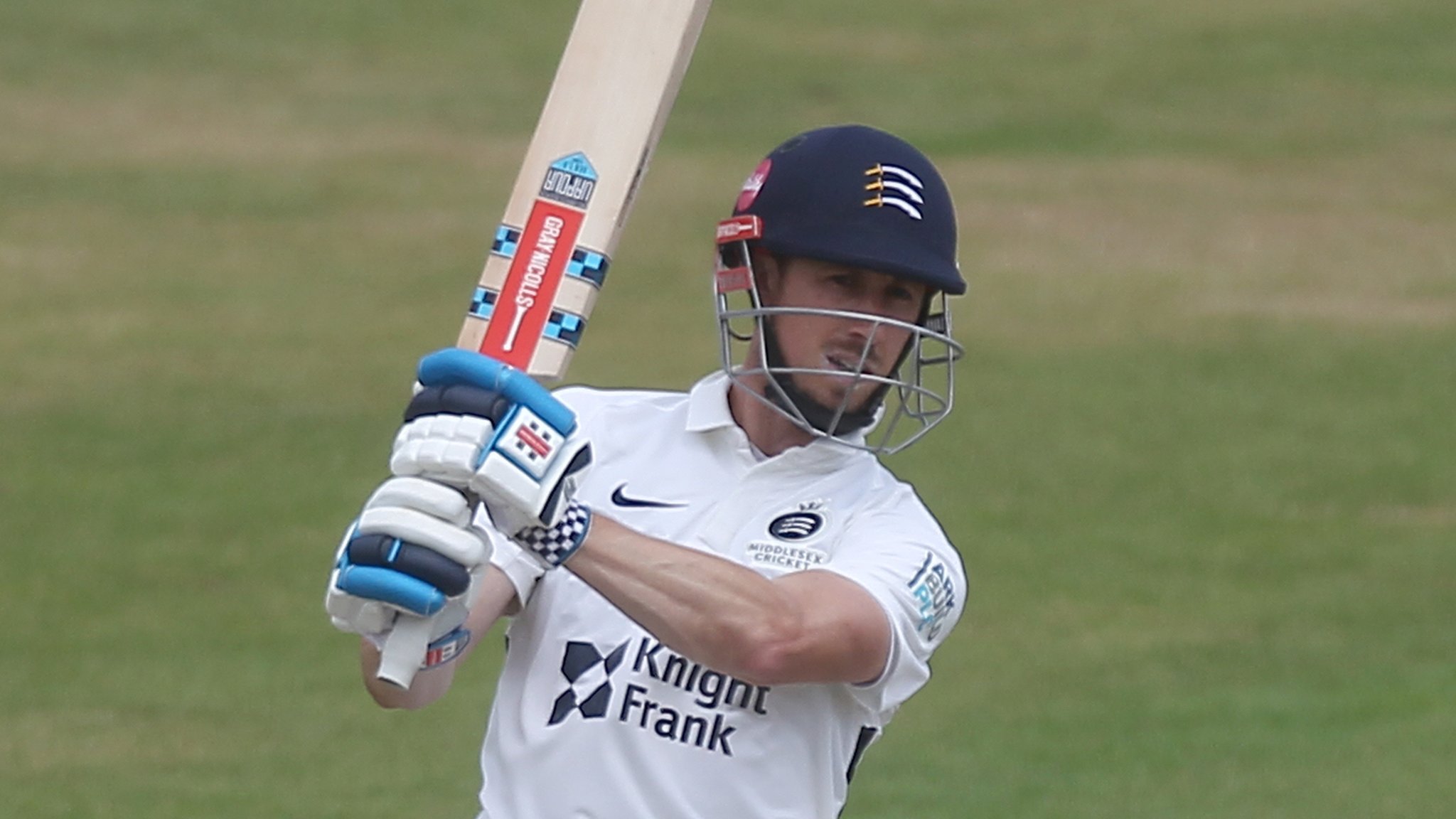 長野オリンピック BBC County Championship: John Simpson century saves follow-on