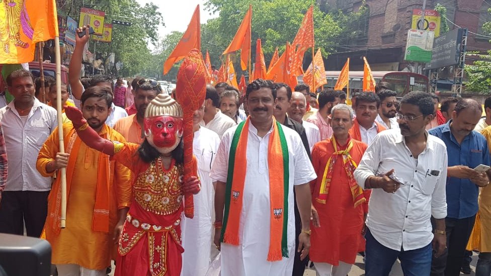 Kokraklaridan sut siqib chiquvchi porno Milyavskaya bilan porno video