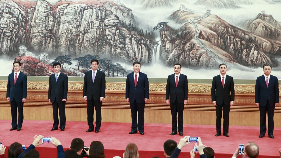 El comité permanente del Politburó se renovó con cinco nuevos miembros de los siete que tiene en total. Miembros del Politburó