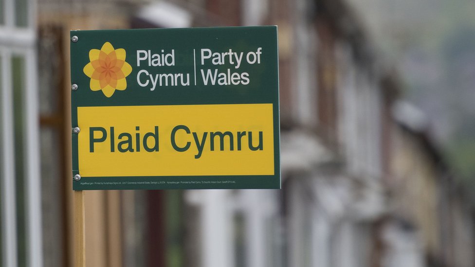 Plaid Cymru hold talks on bullying report