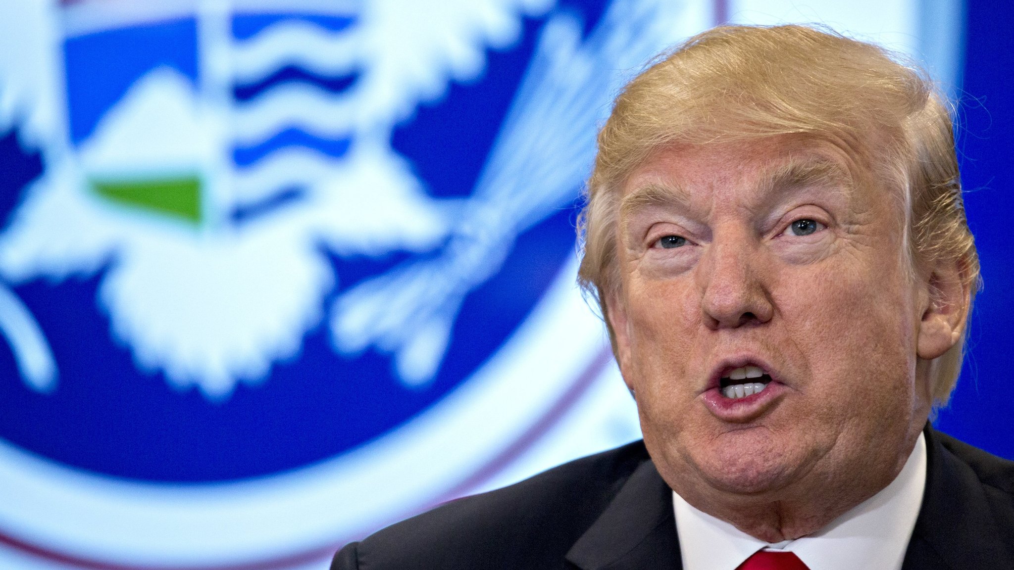 Trump Russia: Democrats say firing special counsel could cause crisis