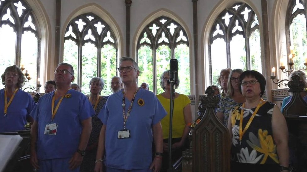 NHS choir sings Ukrainian lullaby in solidarity