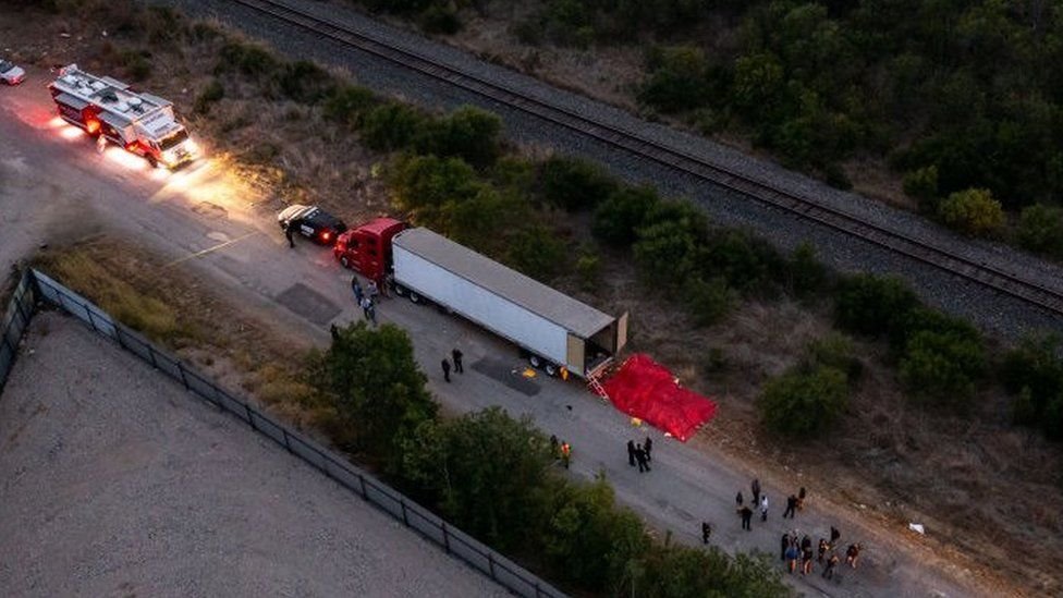 Vụ di dân chết trong xe tải ở Texas: Tài xế tình nghi bị kết tội - BBC News  Tiếng Việt