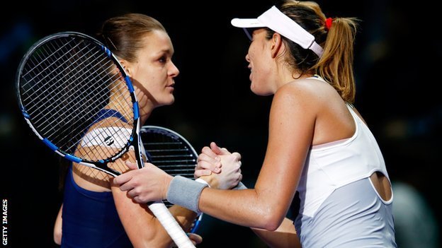 Agnieszka Radwanska congratulated by Garbine Muguruza