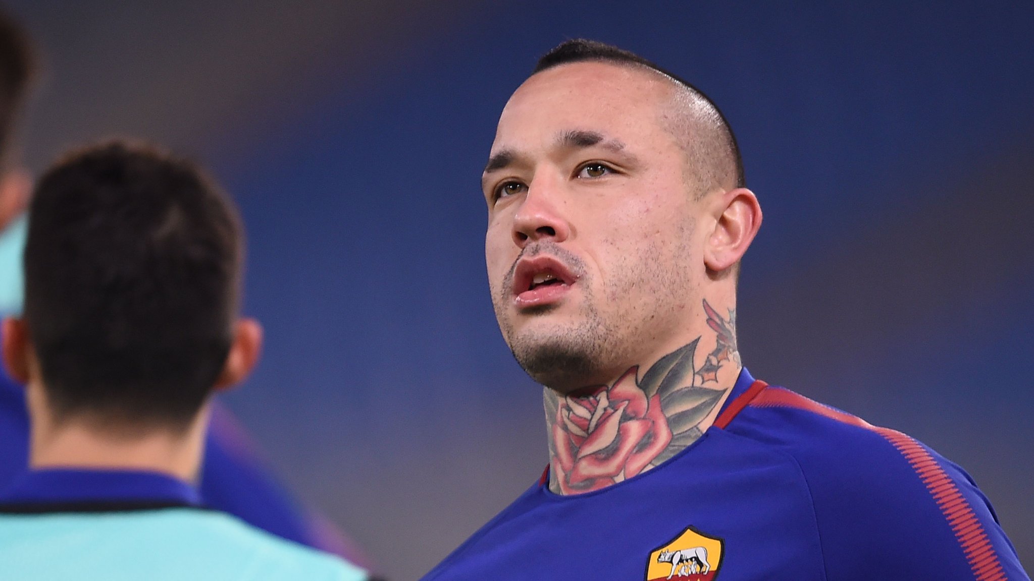 Roma drop Radja Nainggolan for NYE video - BBC Sport