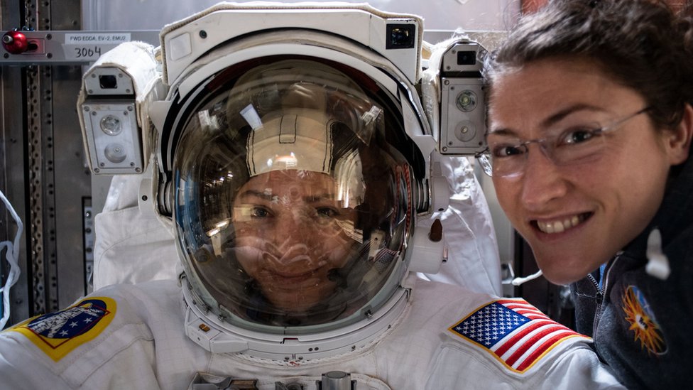 Space Nasas Female Astronauts Talk About Spacewalks Inspiration And A Moon Trip Cbbc Newsround 