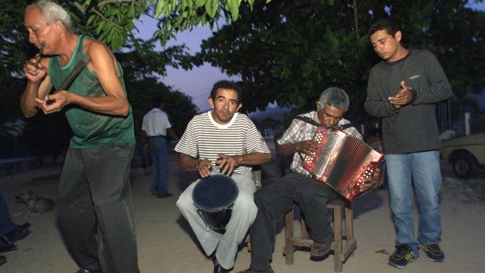 Una banda de vallenatos en Colombia