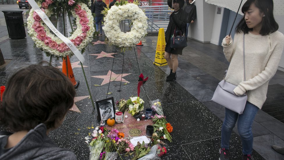 Estrella de Debbie Reynolds en el Paseo de la Fama de Hollywood