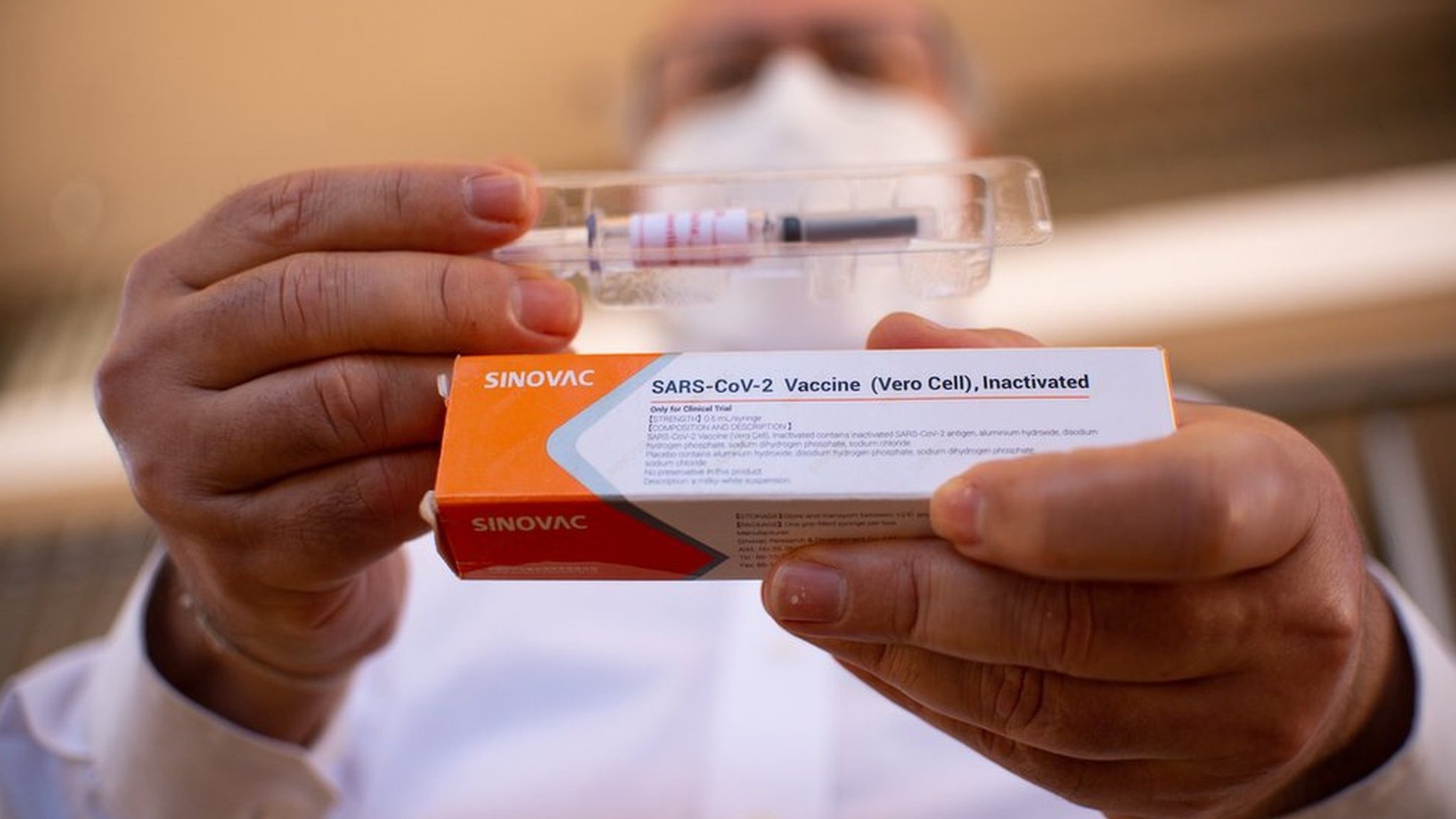 ファイザー、新型ウイルスワクチンの緊急使用許可を申請 アメリカで初 - BBCニュース
