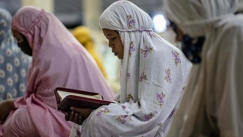 Parinam bilan jinsiy aloqa Komplekssiz rus xotini