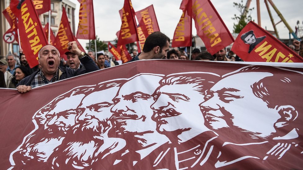 5月1日勞動節，土耳其民眾打出的橫幅。