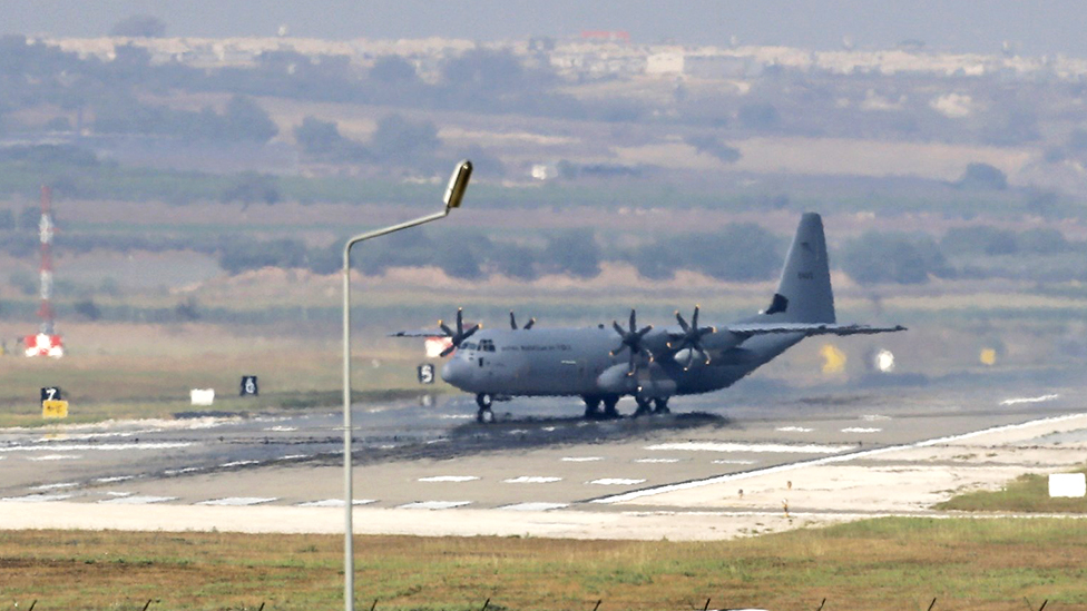 Turkish evacuation plane fired on in Sudan