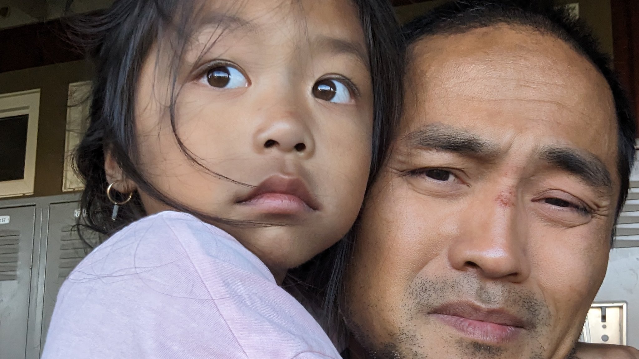 炎から逃れて海に、家財が全て焼失……住民や観光客が避難の様子語る 米