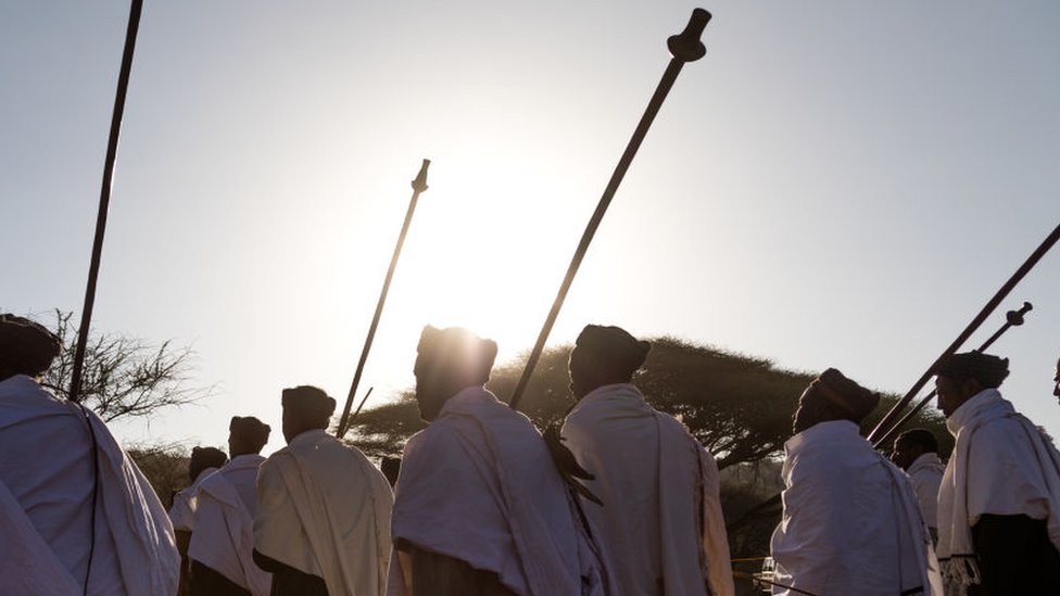 Katta semiz dik ogriqdan qichqiradi