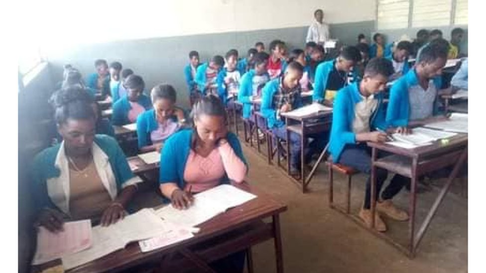 Rus porno video Viola Xotin sevgilisini erining oldida sikadi (porno onlayn)