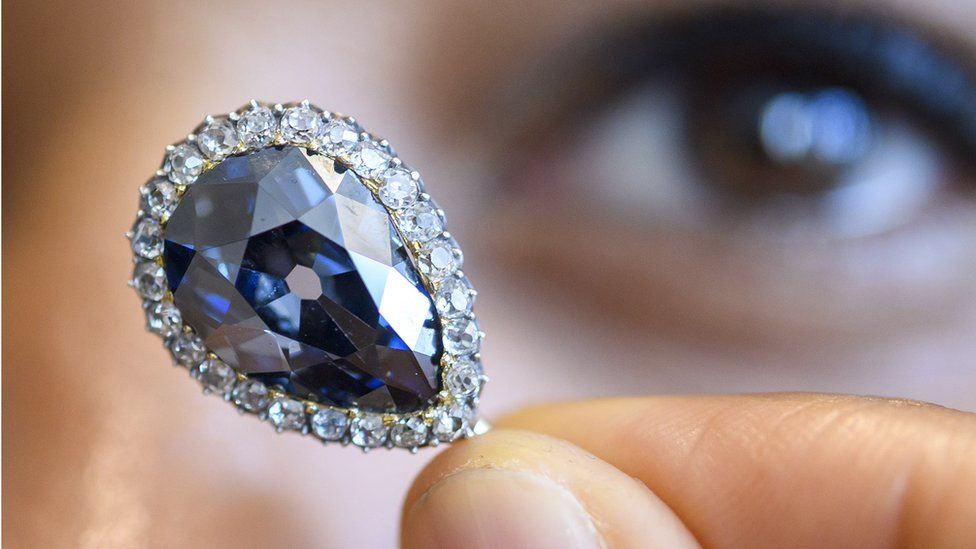 Saco Firmar Mareo Por qué los diamantes azules son tan preciosos para los científicos - BBC  News Mundo