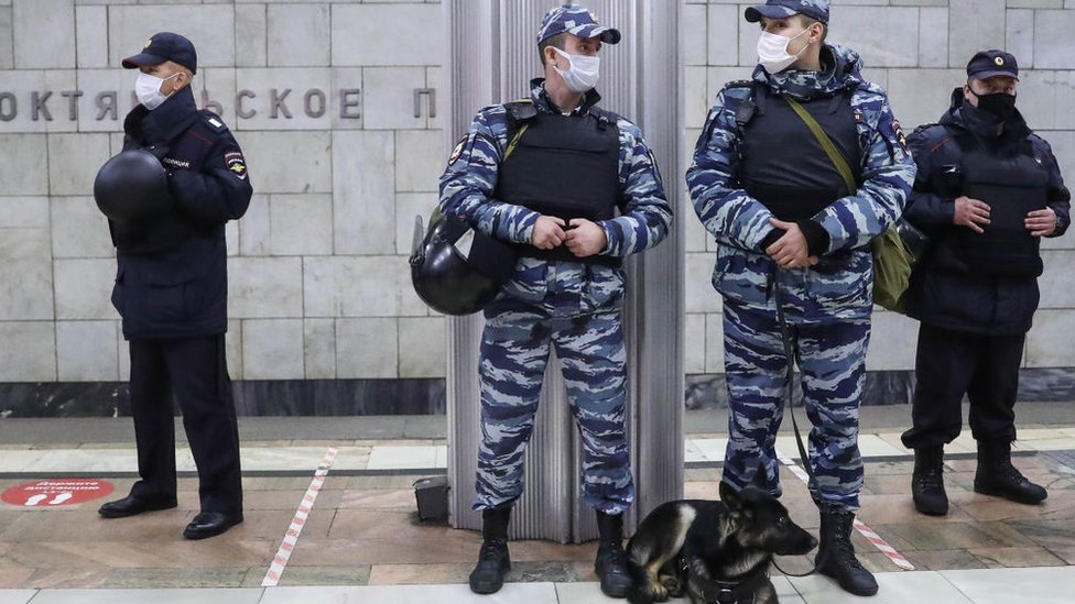 Я бы в полицию пошел, пусть меня научат: какие привилегии получили полицейские в Казахстане