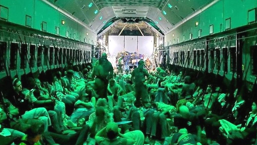 Watch: Europeans cram onto Sudan evacuation planes