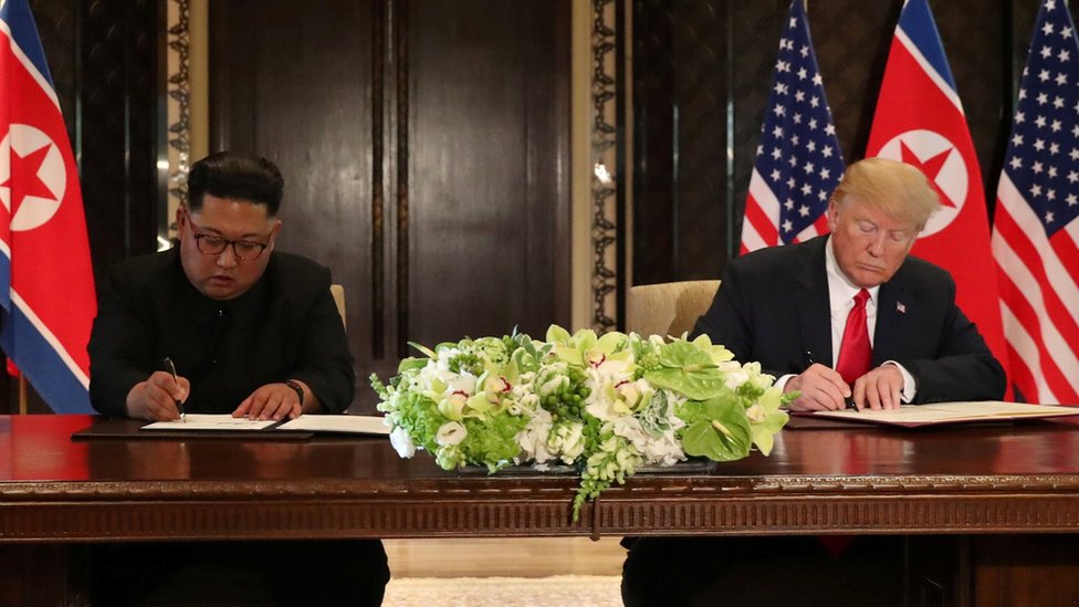 史上初の米朝首脳会談、文書に署名 「北朝鮮との関係は大きく変わる 