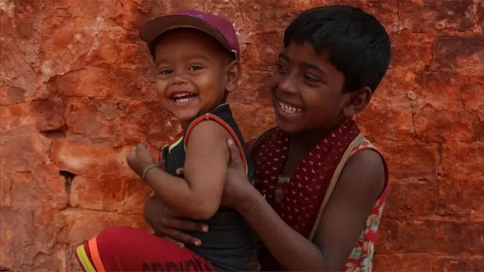 Men dugonamni etagini yalab oldim.