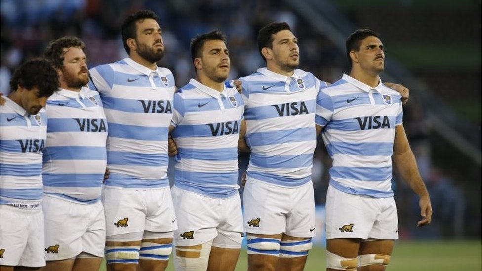 Los Pumas: la suspensión contra el capitán y los jugadores de la de rugby de Argentina por "mensajes racistas discriminatorios" - BBC News Mundo