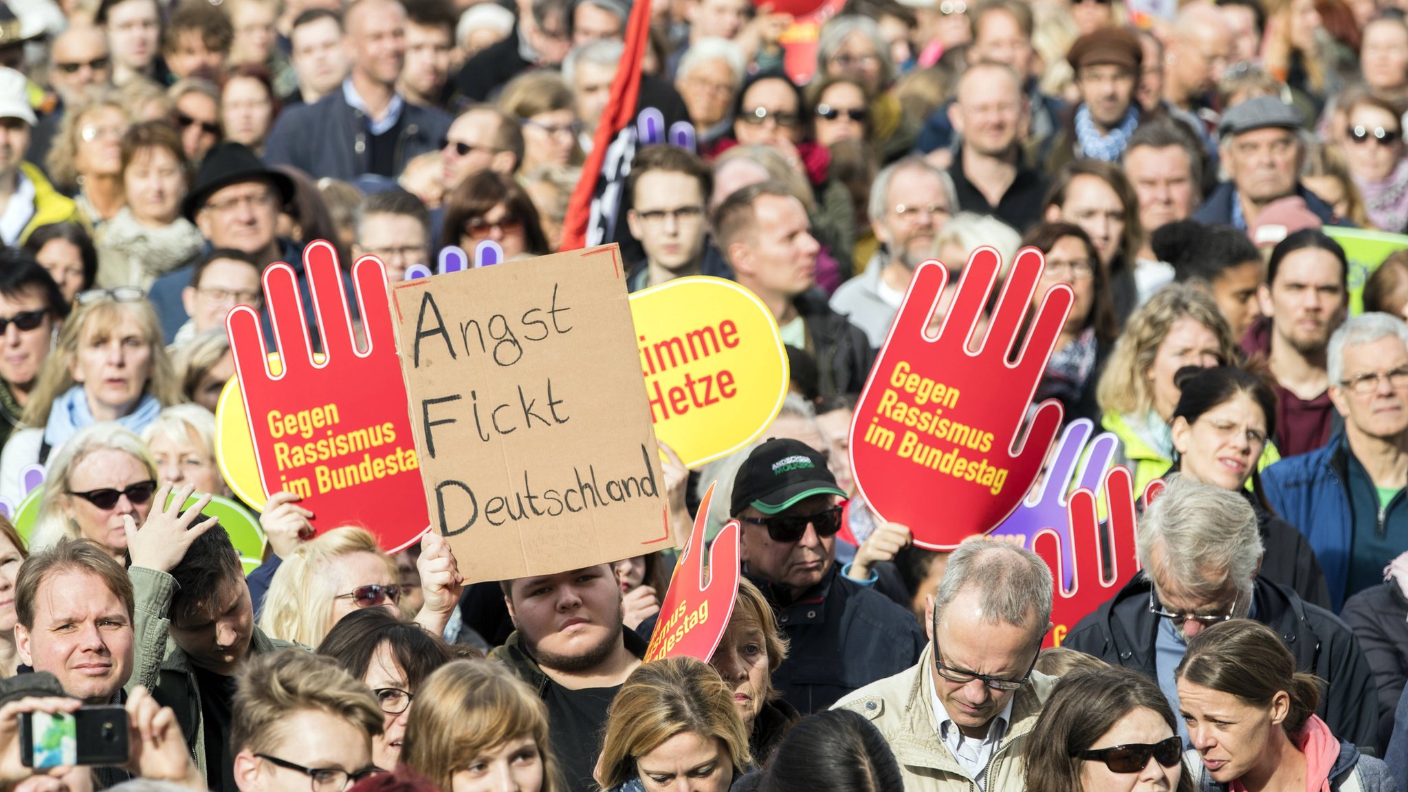 Как в Берлине протестуют против ультраправых в Бундестаге