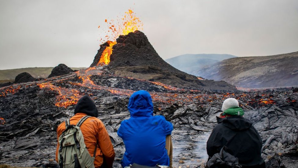 Volcanoes: What is going on with eruptions around the world? - BBC