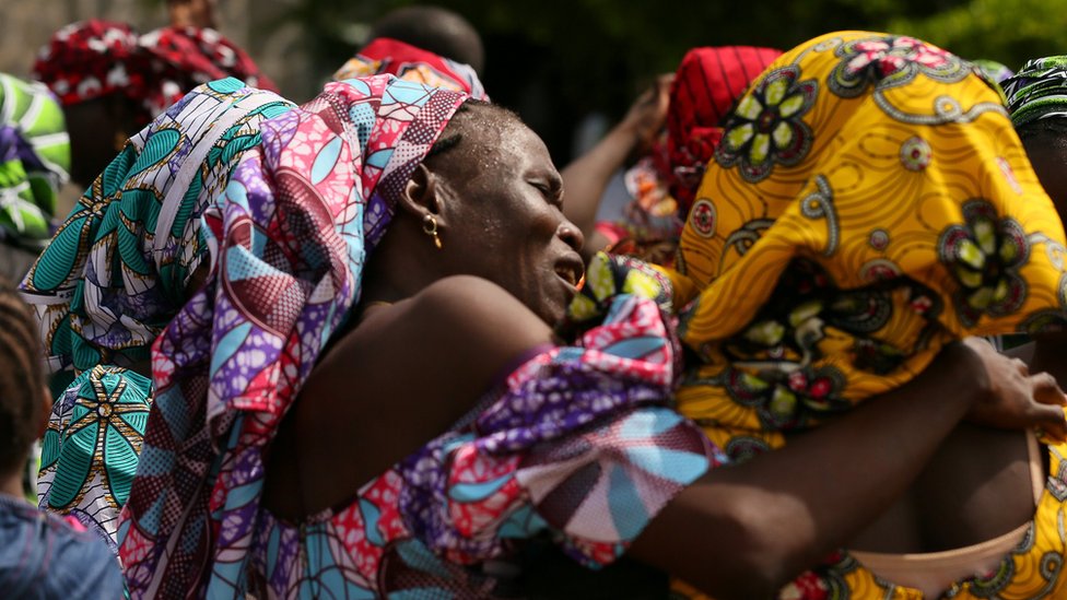Niñas de Chibok reunidas con sus familias en Abuja