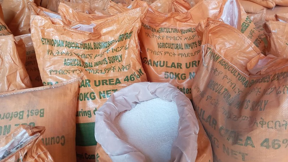 Anastasiya Bakeeva porno filmda Yashirin kamera yalangoch ayollarga josuslik qilmoqda