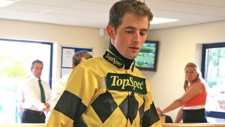 'Miracle' jockey makes racing return