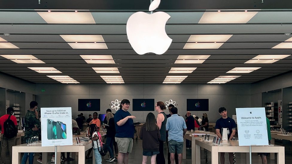 Unionised US Apple Store proposes asking for tips