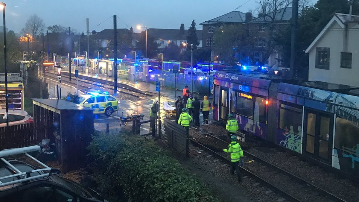 Croydon tram overturns: Video shows accident site