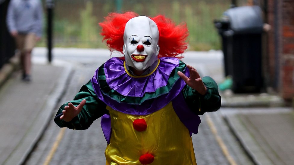 Erkak ustiga siyish porno