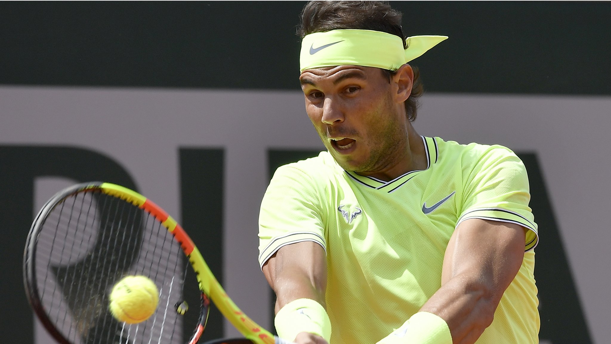 Nadal eases into French Open third round