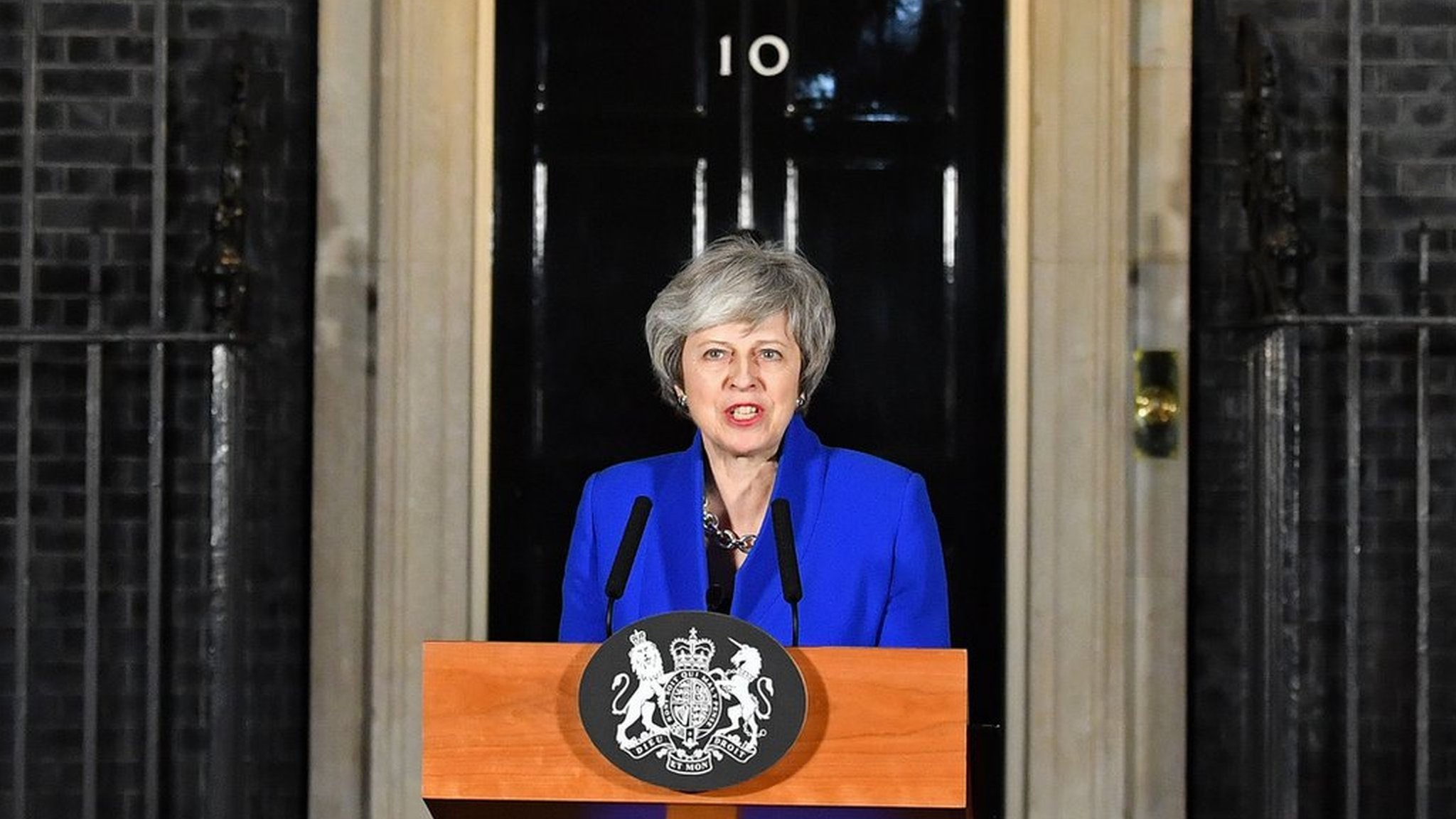 Theresa May The Prime Minister Wins No Confidence Vote And Gets Back To Brexit Discussions 3325