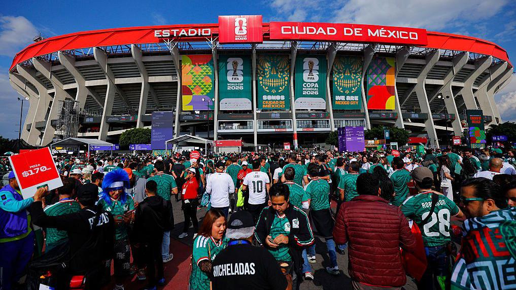World Cup: How England v Mexico will be impacted by altitude at Azteca stadium - BBC Sport