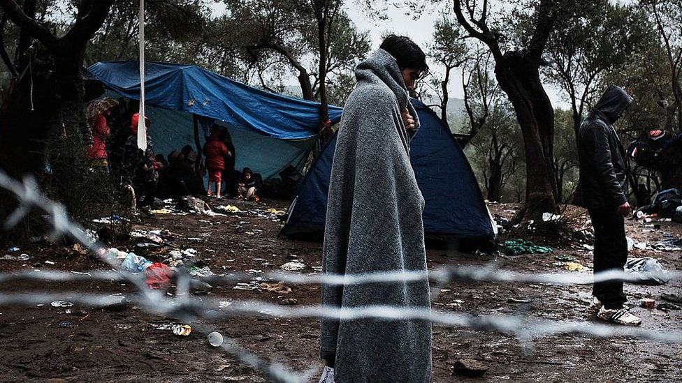 كانت جزيرة ليسبوس اليونانية و ما زالت تستقبل قوارب اللاجئين السوريين منذ عام 2011