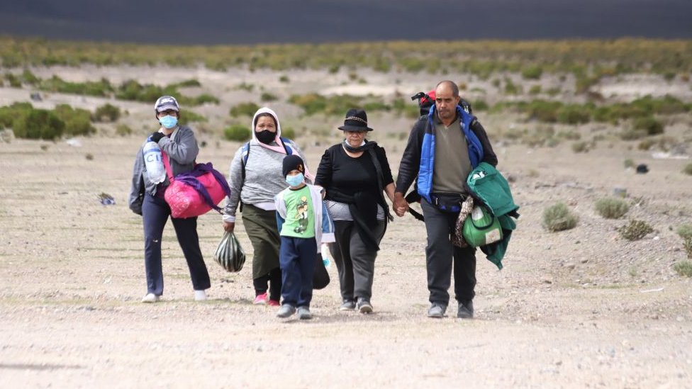 El fin del "sueño chileno"?: los migrantes que luchan por permanecer en un  país que les cierra las puertas - BBC News Mundo