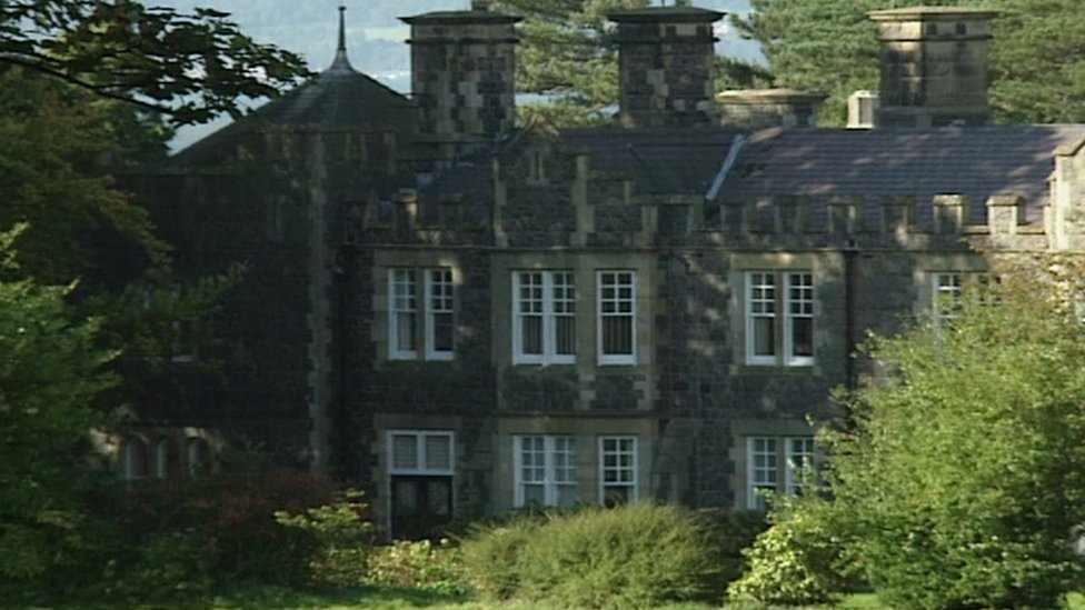 Больница Bryn y Neuadd, Llanfairfechan, Conwy