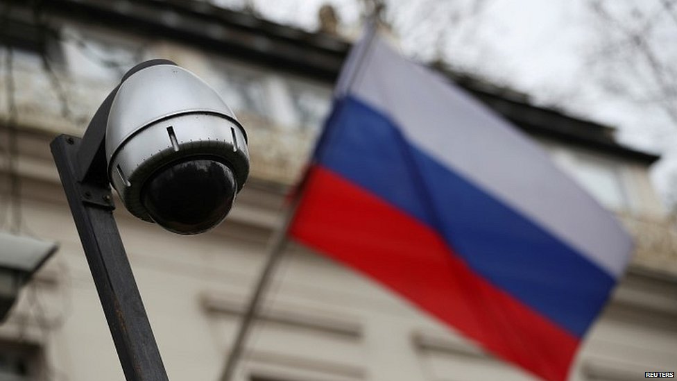 Камера видеонаблюдения у посольства России в Лондоне