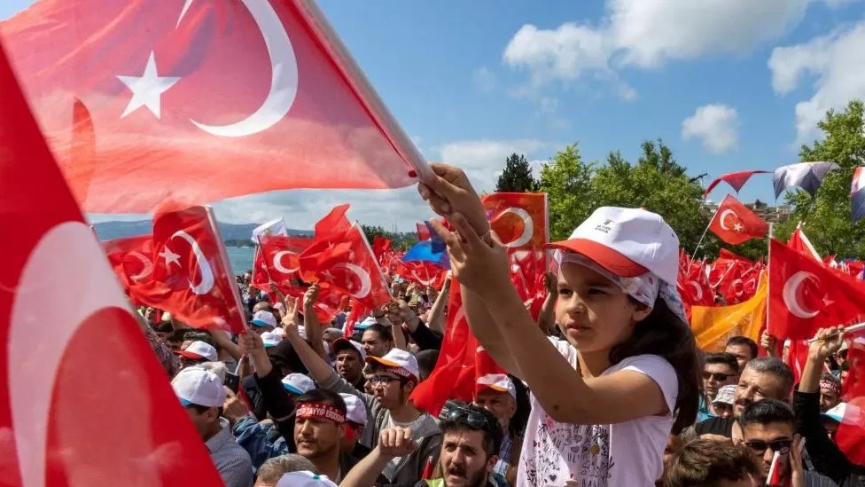 الانتخابات التركية 2023: الأتراك يختارون بين أردوغان وكليجدار أوغلو في جولة الحسم بسباق الرئاسة