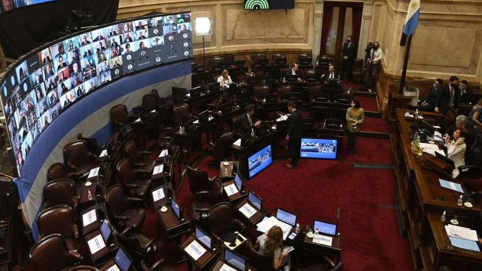 La Ley de Aporte Solidario y Extraordinario fue debatida y aprobada este viernes por el Senado argentino.