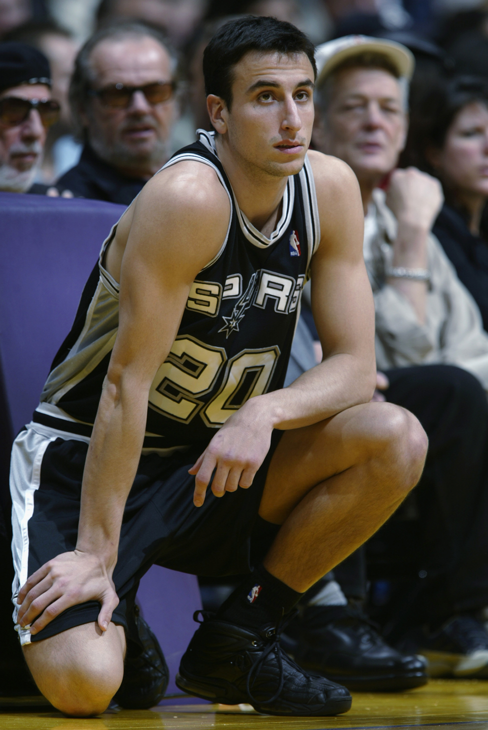 Un joven Ginóbili, de 25 años, en su primera temporada con los Spurs. Un joven Ginóbili de 25 años en su primera temporada con los Spurs.