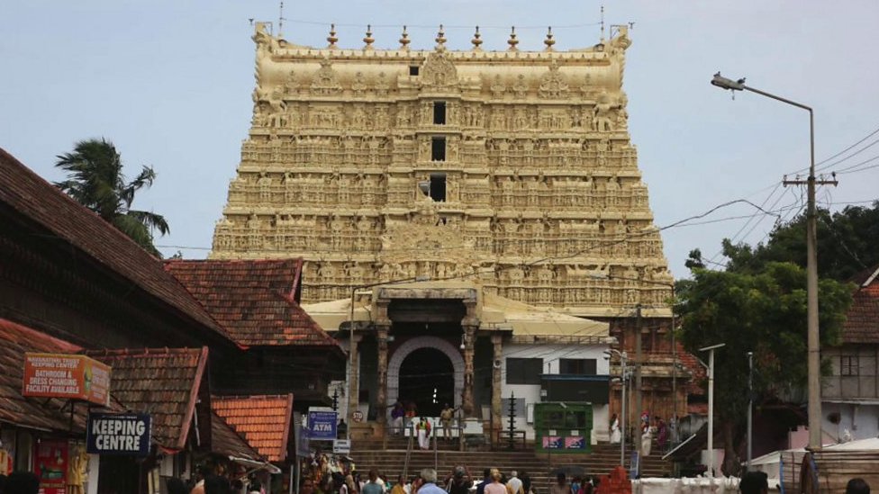 सुप्रीम कोर्ट के ताज़ा फ़ैसले से क्यों चर्चा में है केरल का श्री पद्मनाभस्वामी मंदिर? - BBC News हिंदी